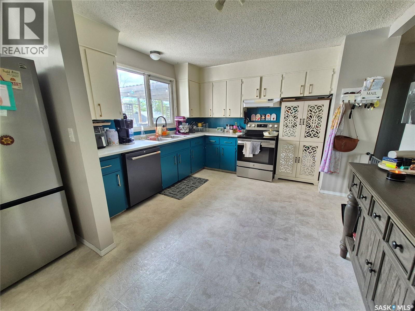 32 Metheral Bay, Weyburn, Saskatchewan  S4H 2M6 - Photo 11 - SK048576