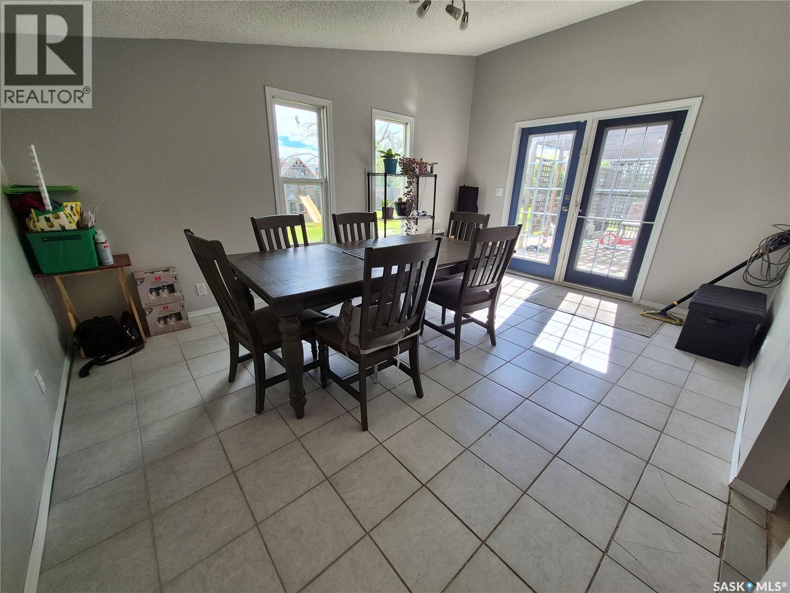 32 Metheral Bay, Weyburn, Saskatchewan  S4H 2M6 - Photo 15 - SK048576