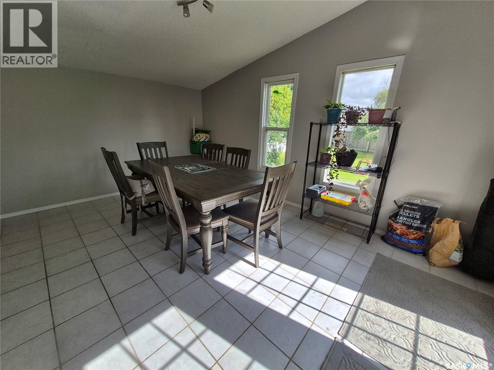 32 Metheral Bay, Weyburn, Saskatchewan  S4H 2M6 - Photo 16 - SK048576