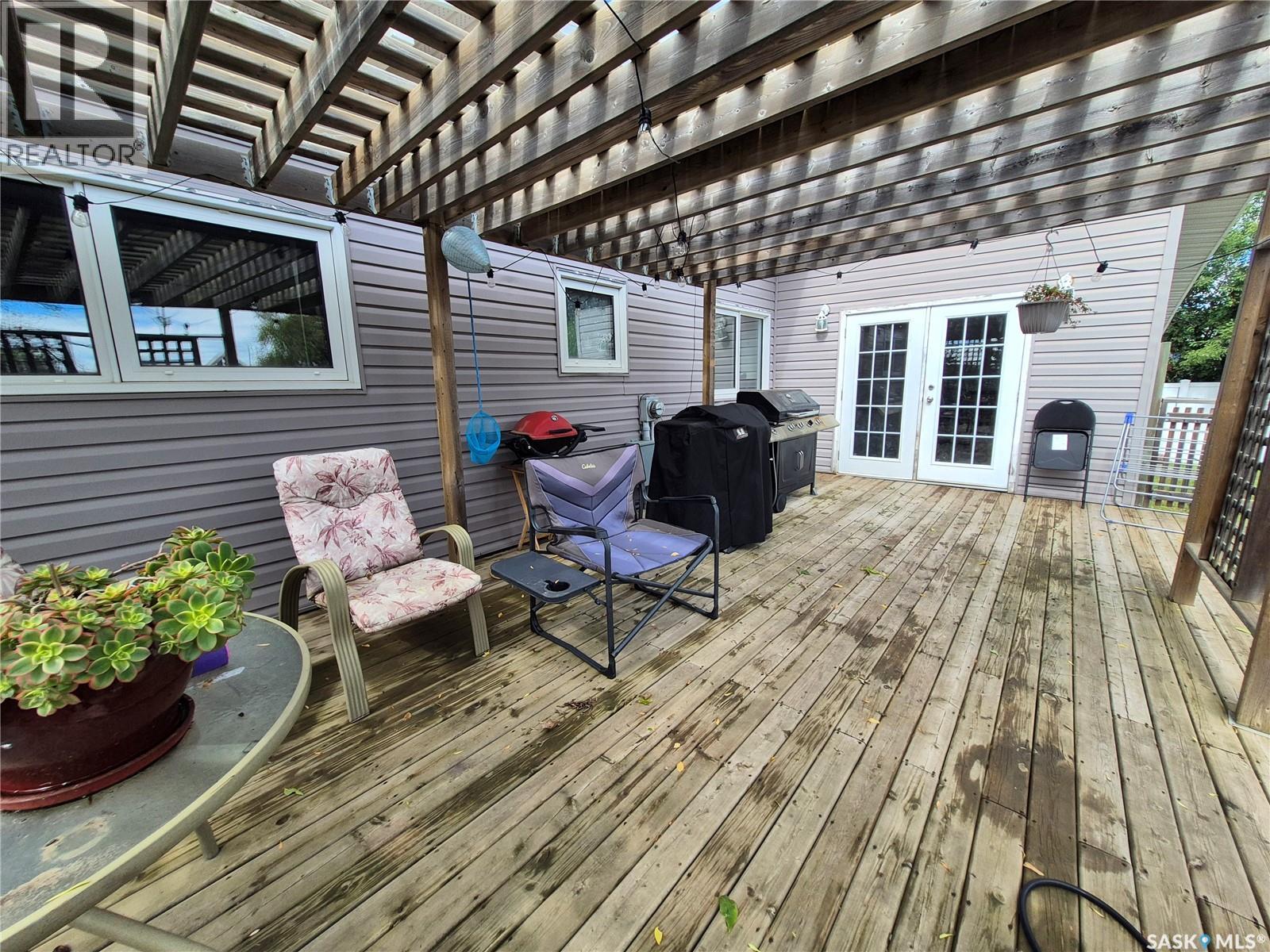 32 Metheral Bay, Weyburn, Saskatchewan  S4H 2M6 - Photo 40 - SK048576