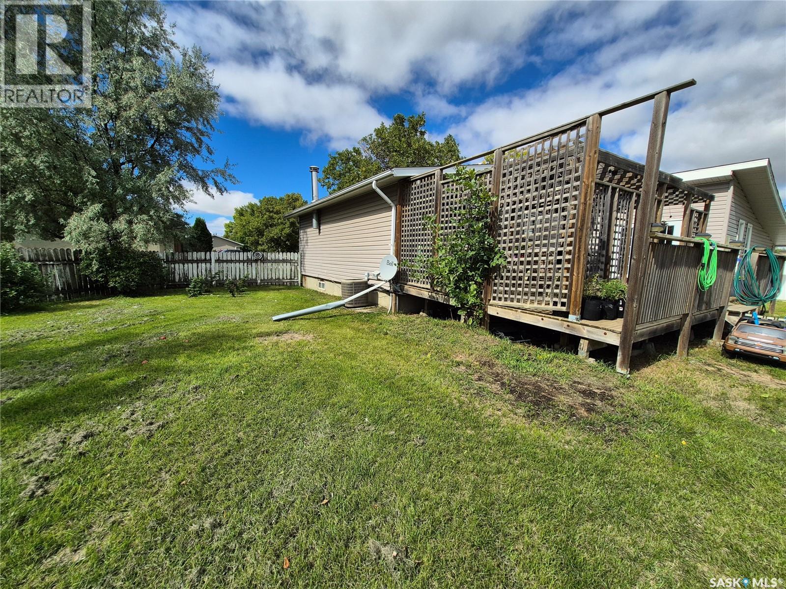 32 Metheral Bay, Weyburn, Saskatchewan  S4H 2M6 - Photo 46 - SK048576