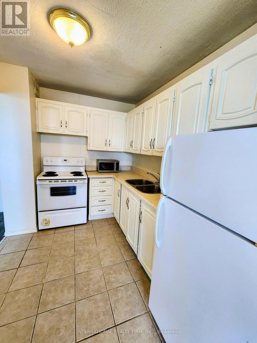 1102 - 215 Glenridge Avenue, St. Catharines, Ontario  L2T 3J7 - Photo 2 - X13476704