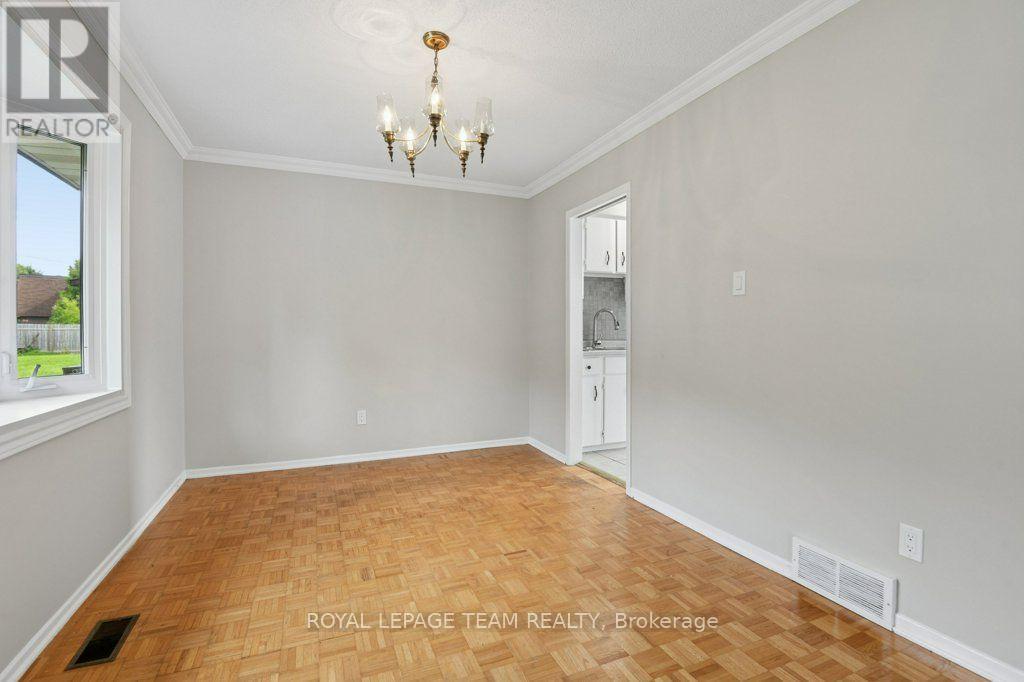 11 Elvaston Avenue, Ottawa, Ontario  K2G 3T2 - Photo 11 - X13788672