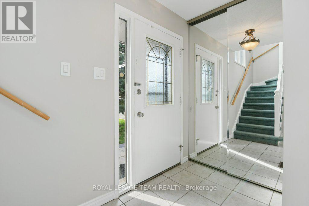 11 Elvaston Avenue, Ottawa, Ontario  K2G 3T2 - Photo 4 - X13788672