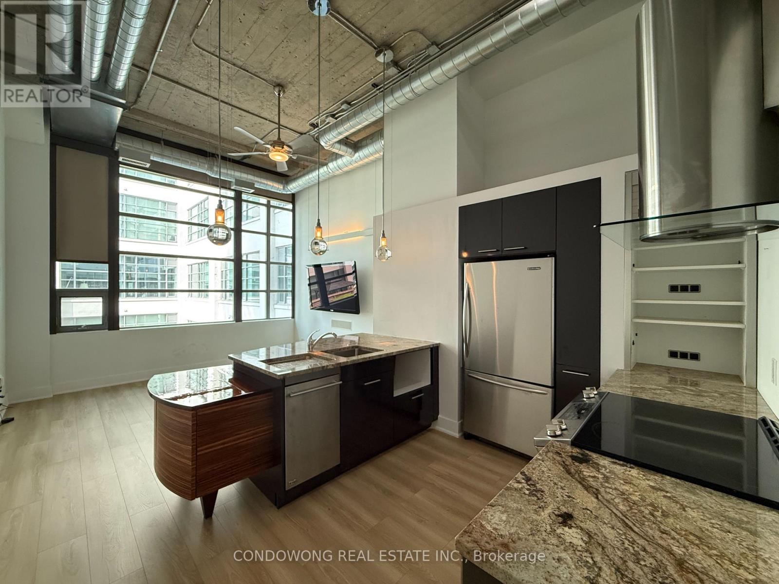 331 - 637 LAKE SHORE BOULEVARD W, Toronto, Ontario