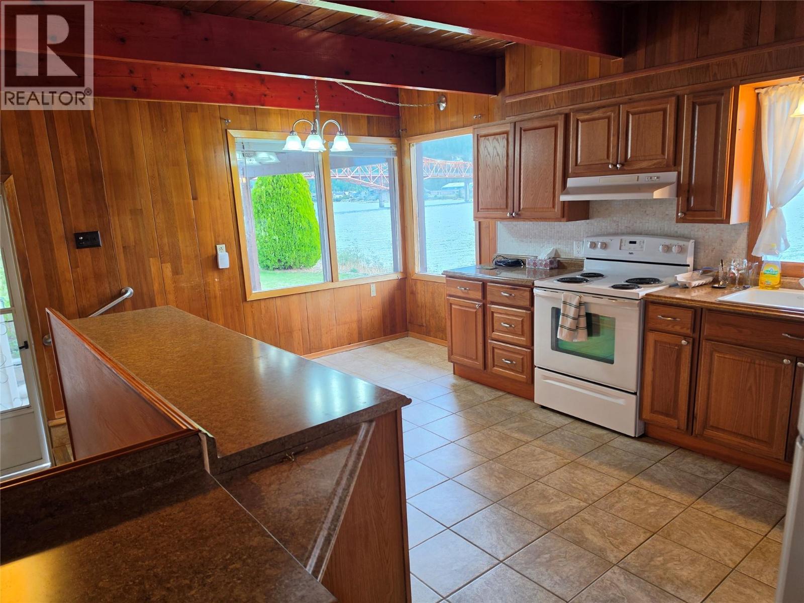 582 Valhalla Road, Nelson, British Columbia  V1L 6M6 - Photo 11 - 10400697