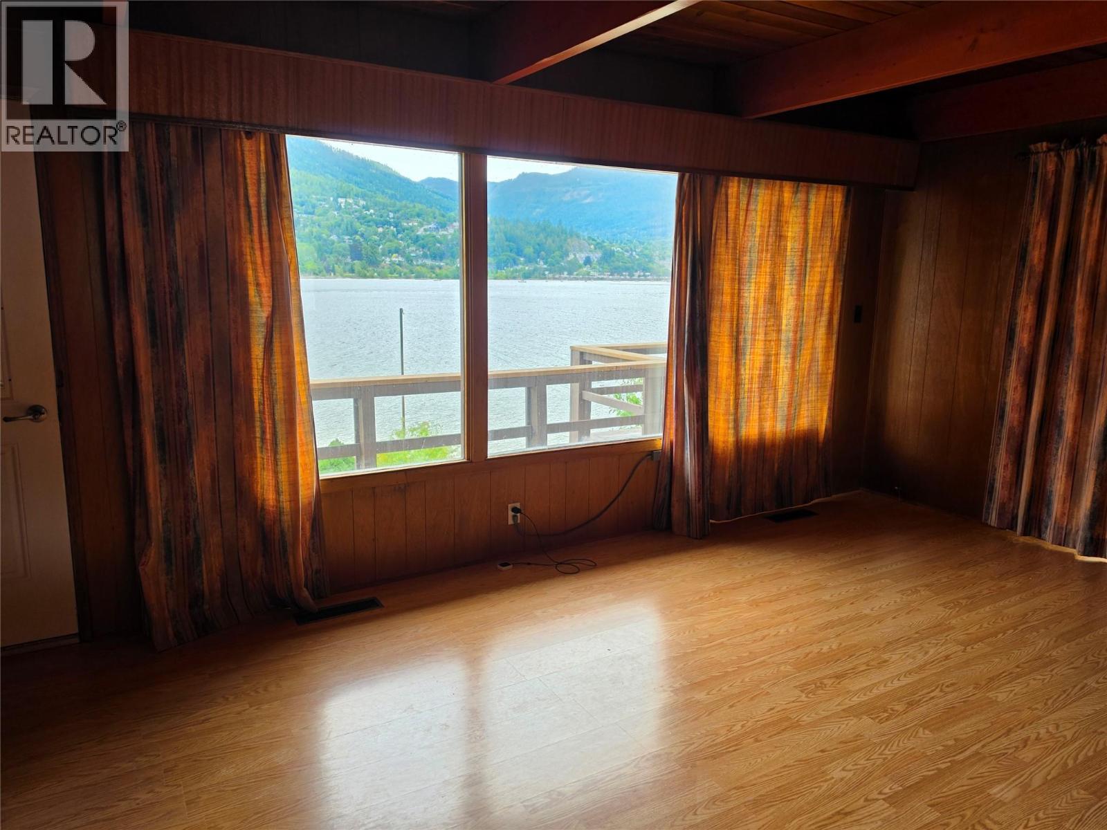 582 Valhalla Road, Nelson, British Columbia  V1L 6M6 - Photo 15 - 10400697