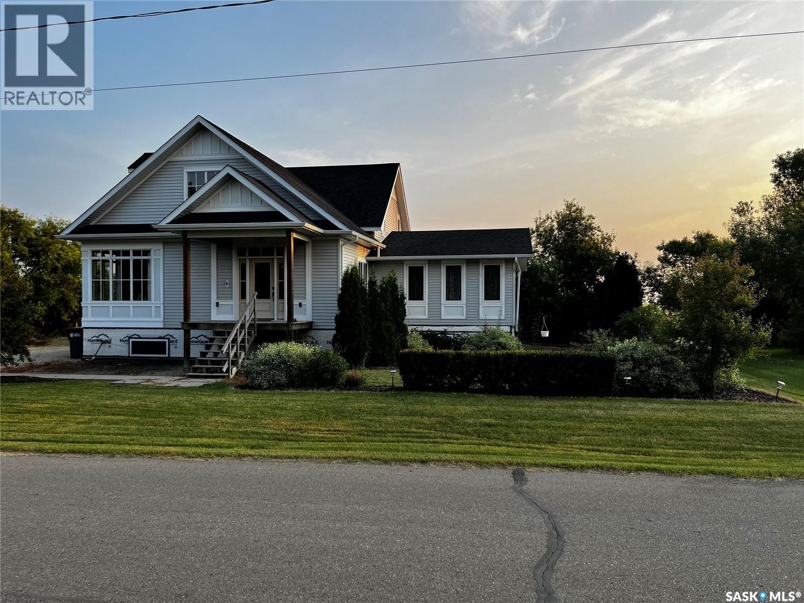 1306 Assiniboia Avenue, Grenfell, Saskatchewan  S0G 2B0 - Photo 4 - SK032583