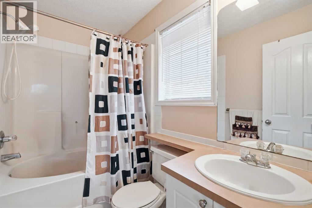 52 Douglas Glen Crescent Se, Calgary, Alberta  T2Z 3M6 - Photo 18 - A2344271