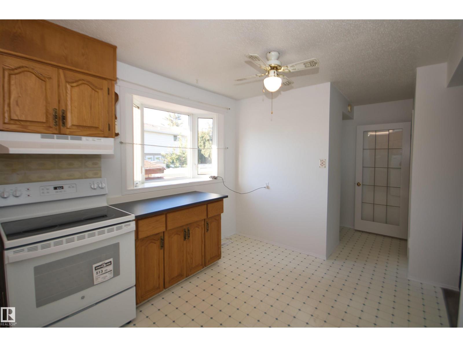 7743 37 Av Nw, Edmonton, Alberta  T6K 1T9 - Photo 9 - E4508843