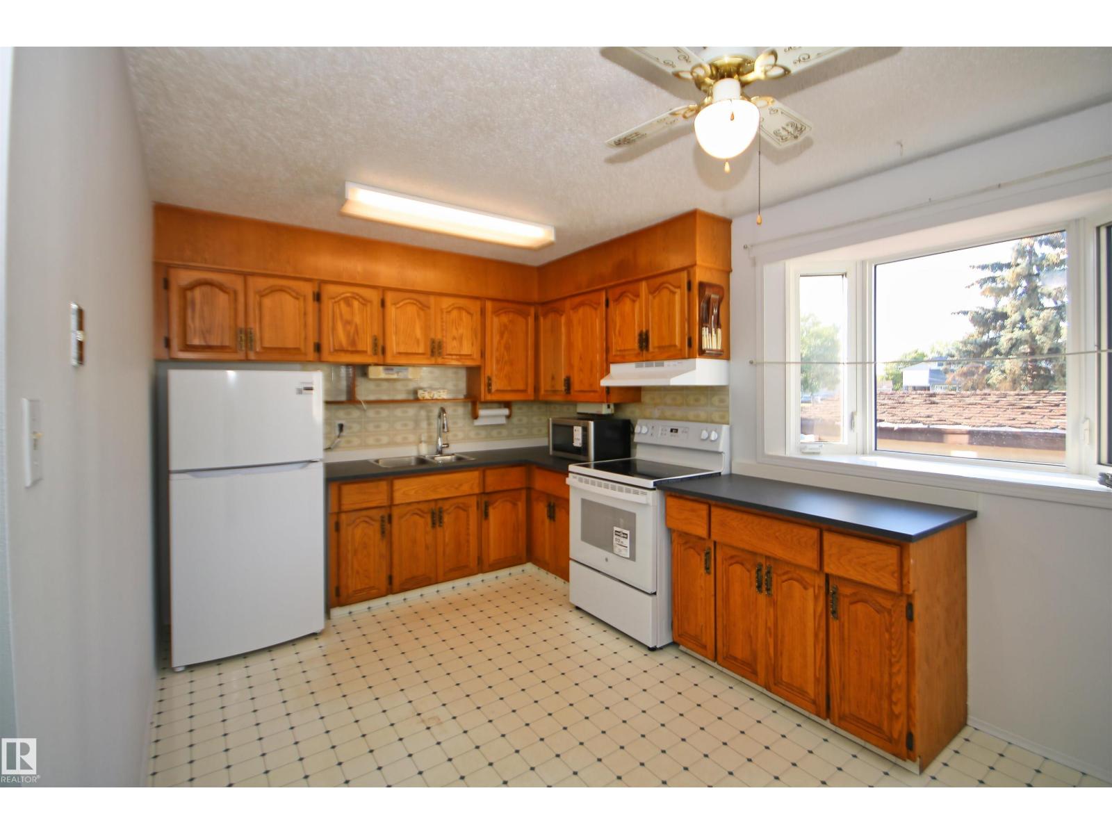7743 37 Av Nw, Edmonton, Alberta  T6K 1T9 - Photo 7 - E4508843