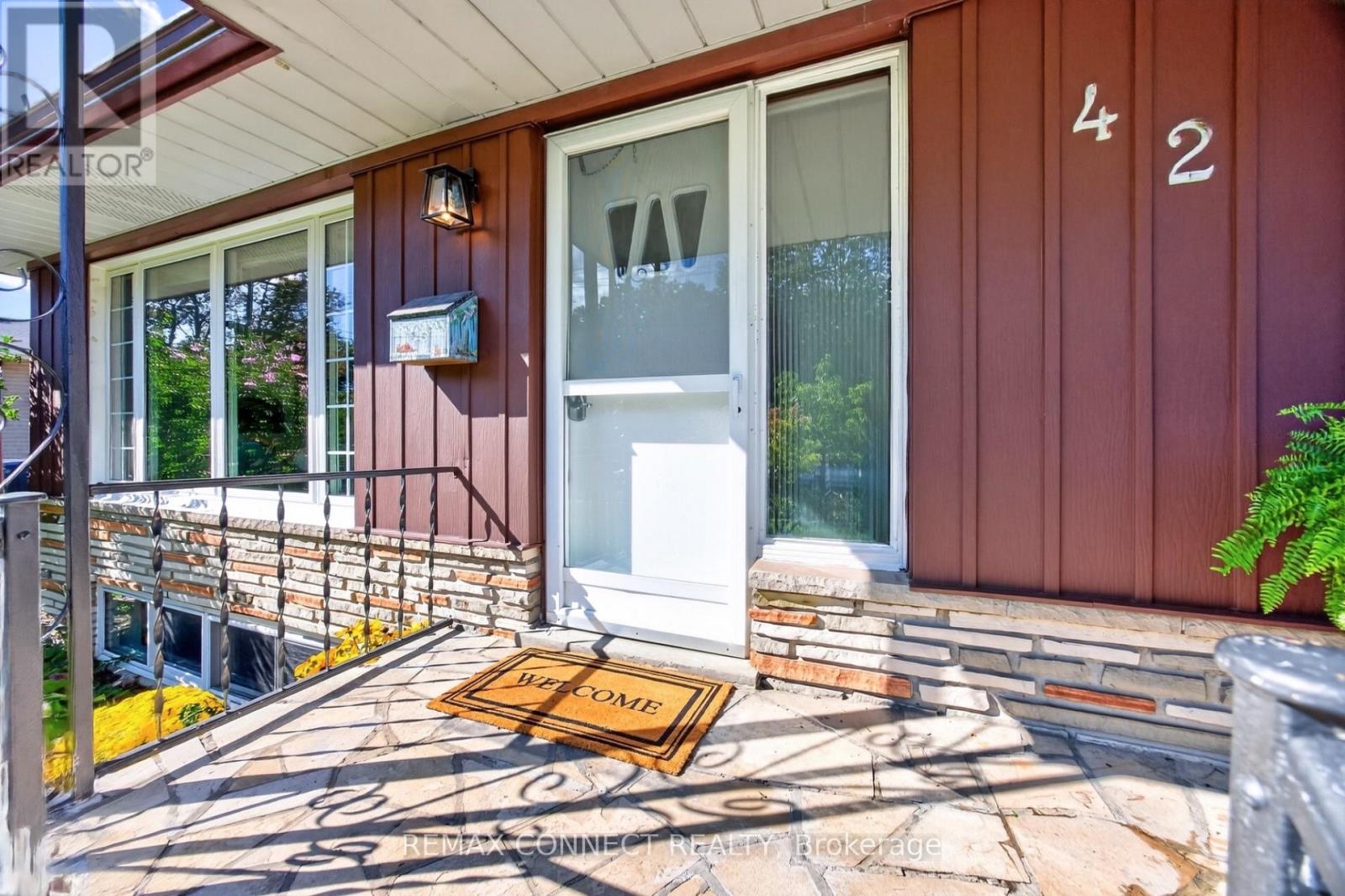 42 Bainhart Crescent, Toronto, Ontario  M1H 2R3 - Photo 3 - E13764864