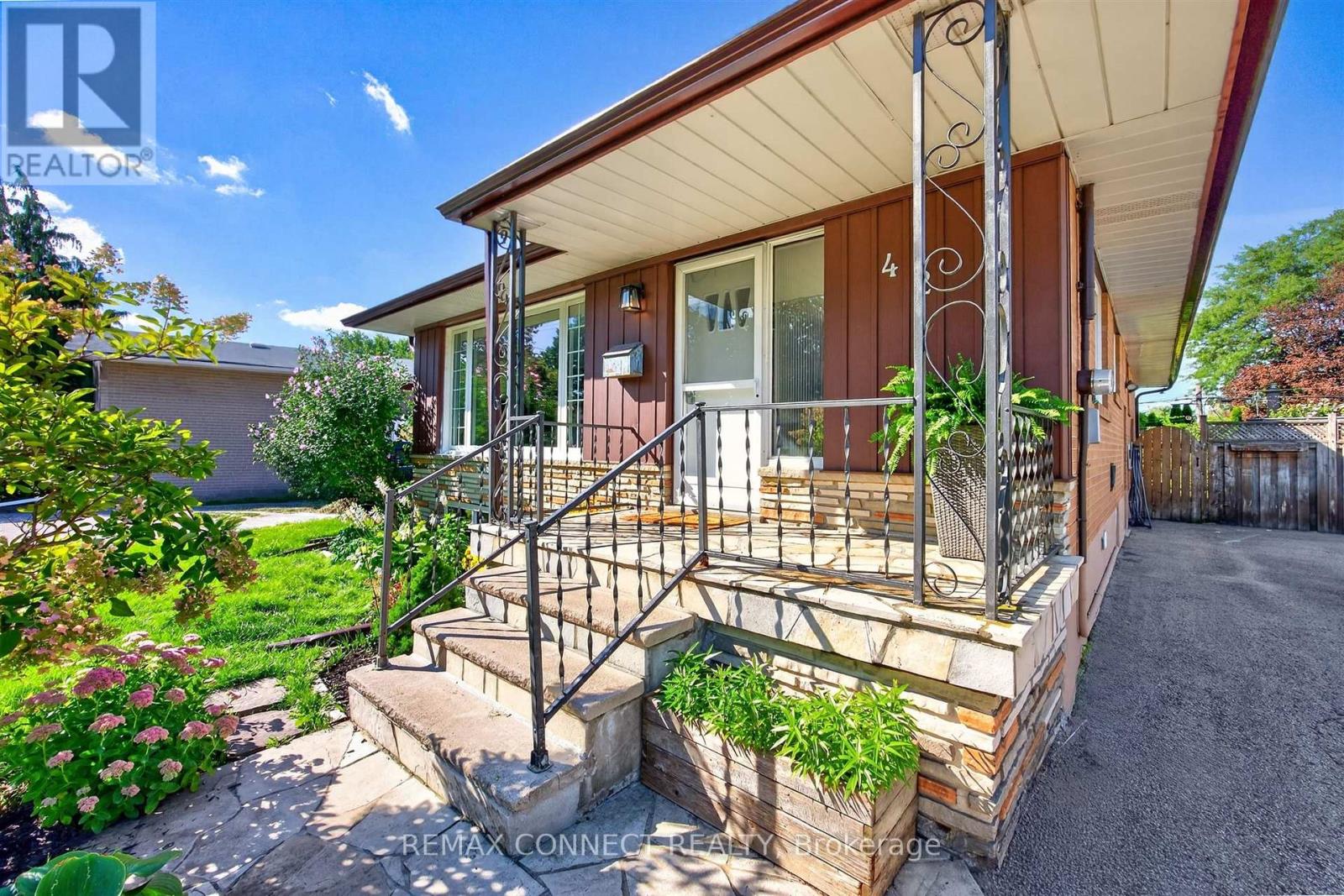 42 Bainhart Crescent, Toronto, Ontario  M1H 2R3 - Photo 2 - E13764864