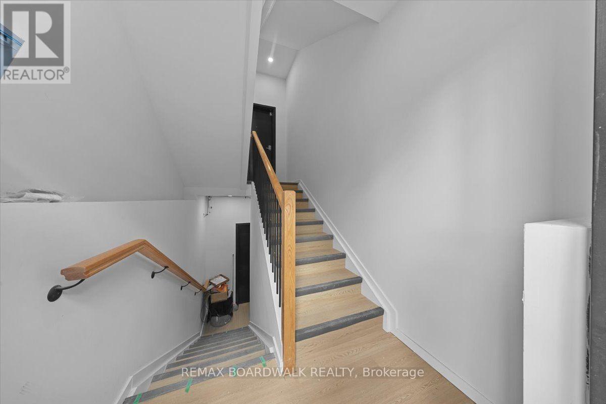 Unit 1 - 315 Savard Avenue, Ottawa, Ontario  K1L 7S1 - Photo 3 - X13788720
