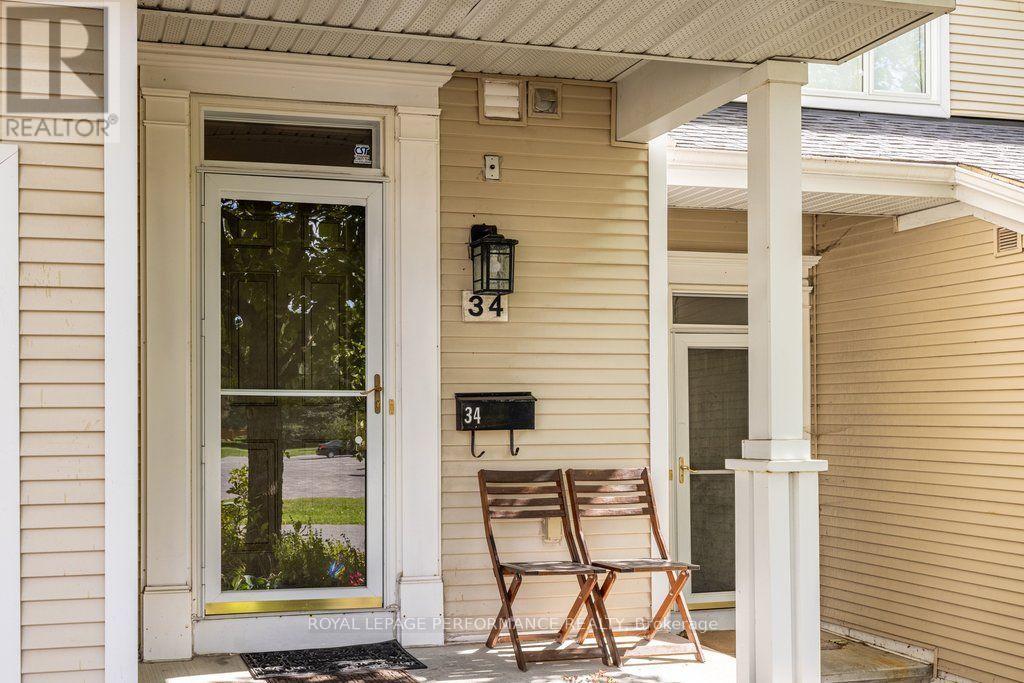 34 Steel Street, Ottawa, Ontario  K1J 6R3 - Photo 2 - X13788754