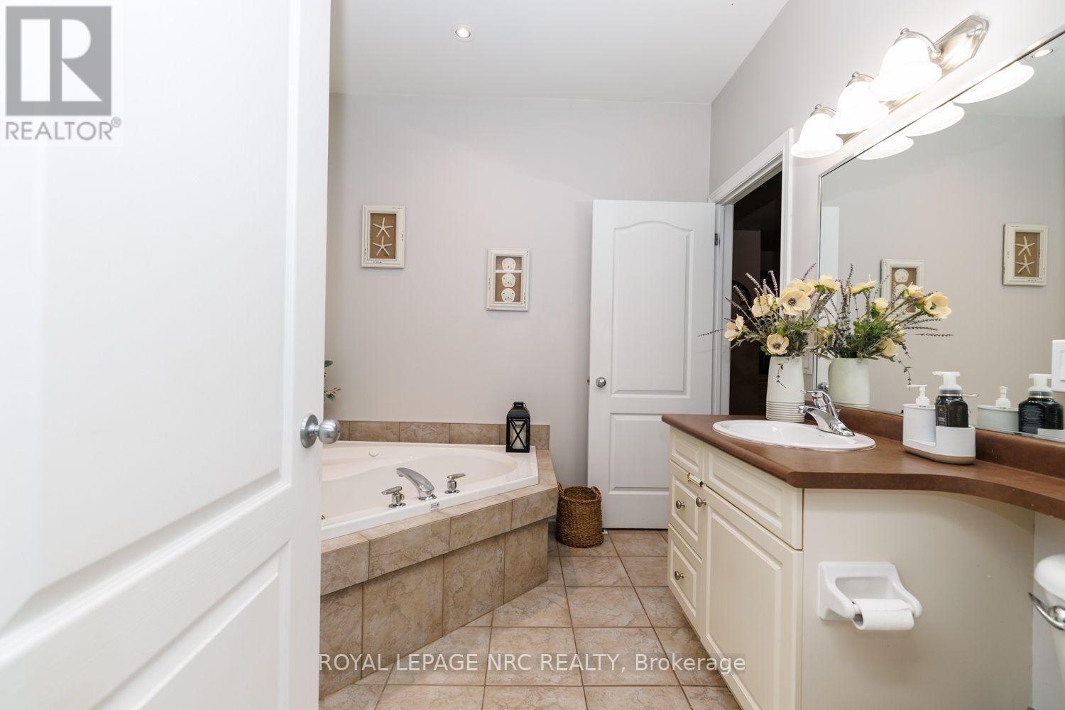 9 - 8142 Costabile Drive, Niagara Falls (Ascot), Ontario  L2H 3M3 - Photo 18 - X13788714