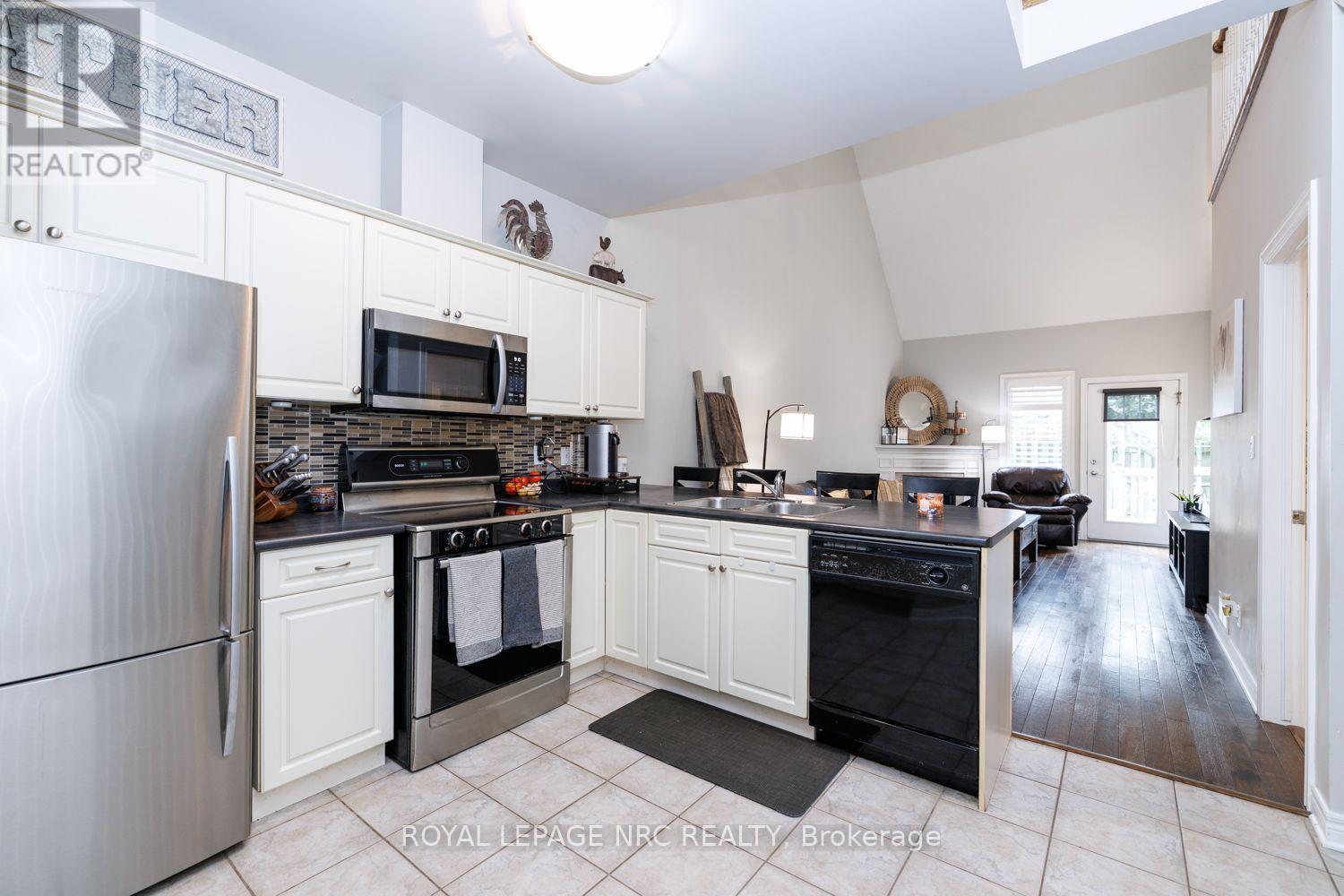 9 - 8142 Costabile Drive, Niagara Falls (Ascot), Ontario  L2H 3M3 - Photo 7 - X13788714