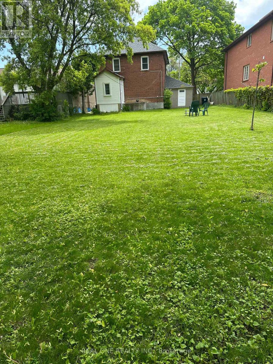 116 Pemberton Avenue, Toronto, Ontario  M2M 1Y5 - Photo 24 - C13782008