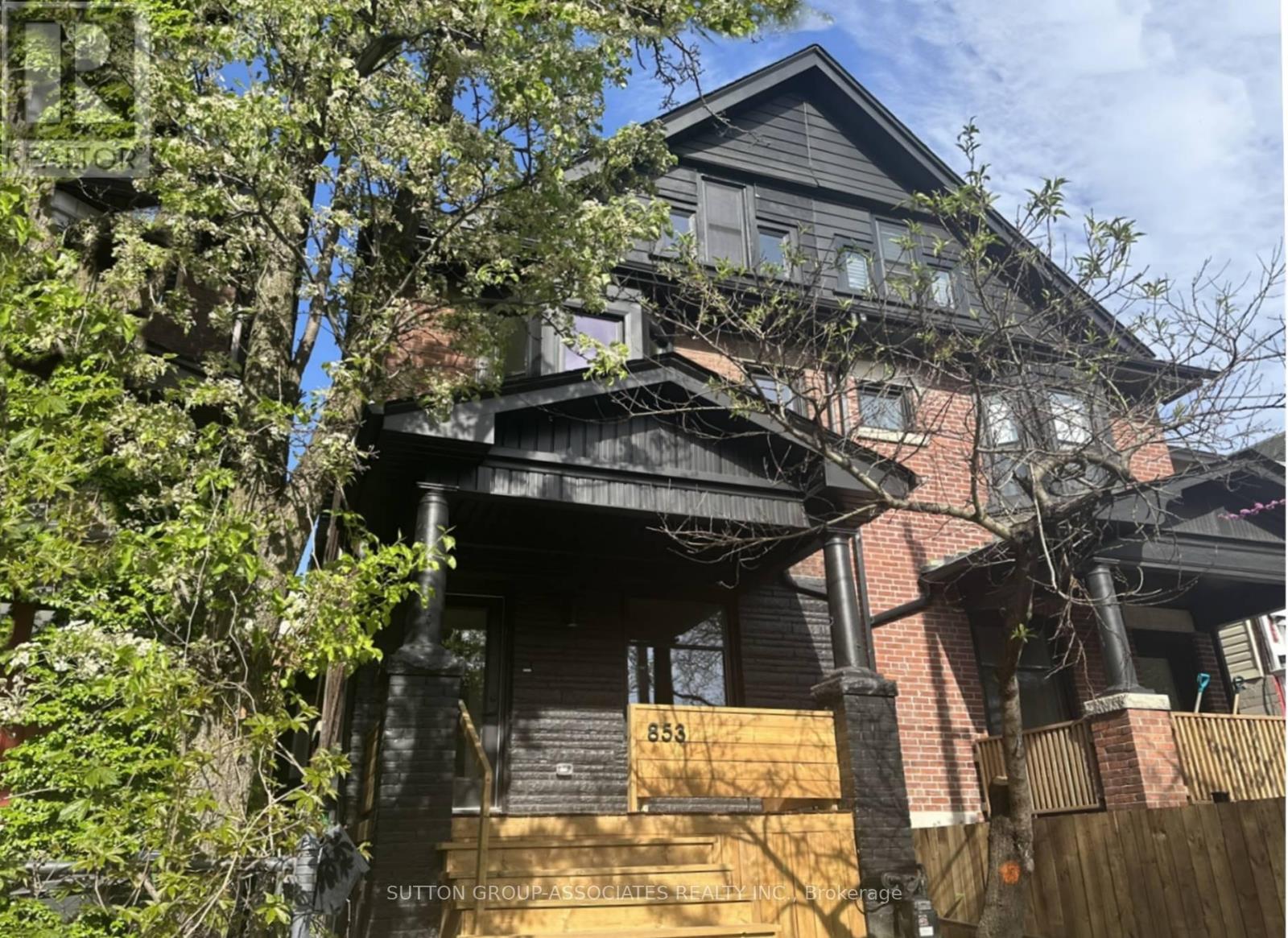 853 MANNING AVENUE, Toronto, Ontario