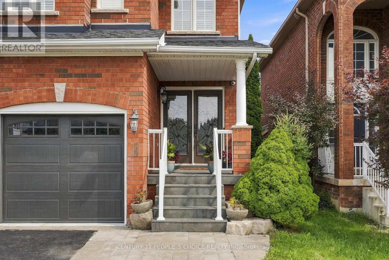 17 Chatterson Street, Whitby, Ontario  L1R 0B1 - Photo 2 - E13788698