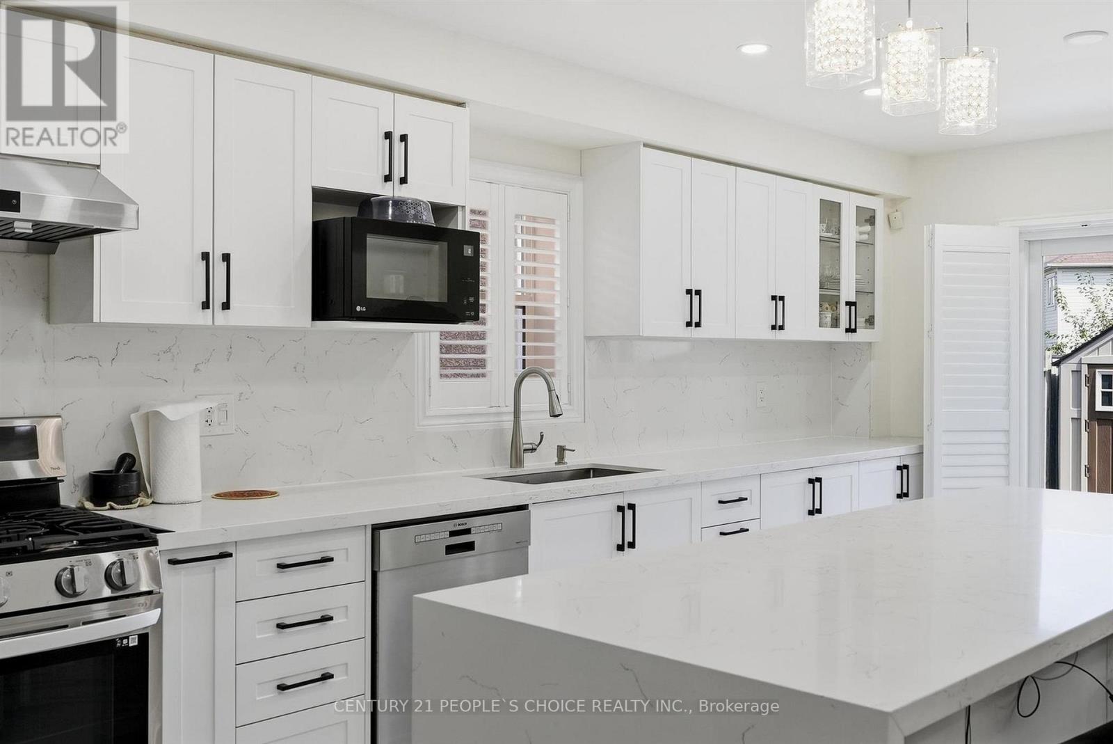 17 Chatterson Street, Whitby, Ontario  L1R 0B1 - Photo 9 - E13788736