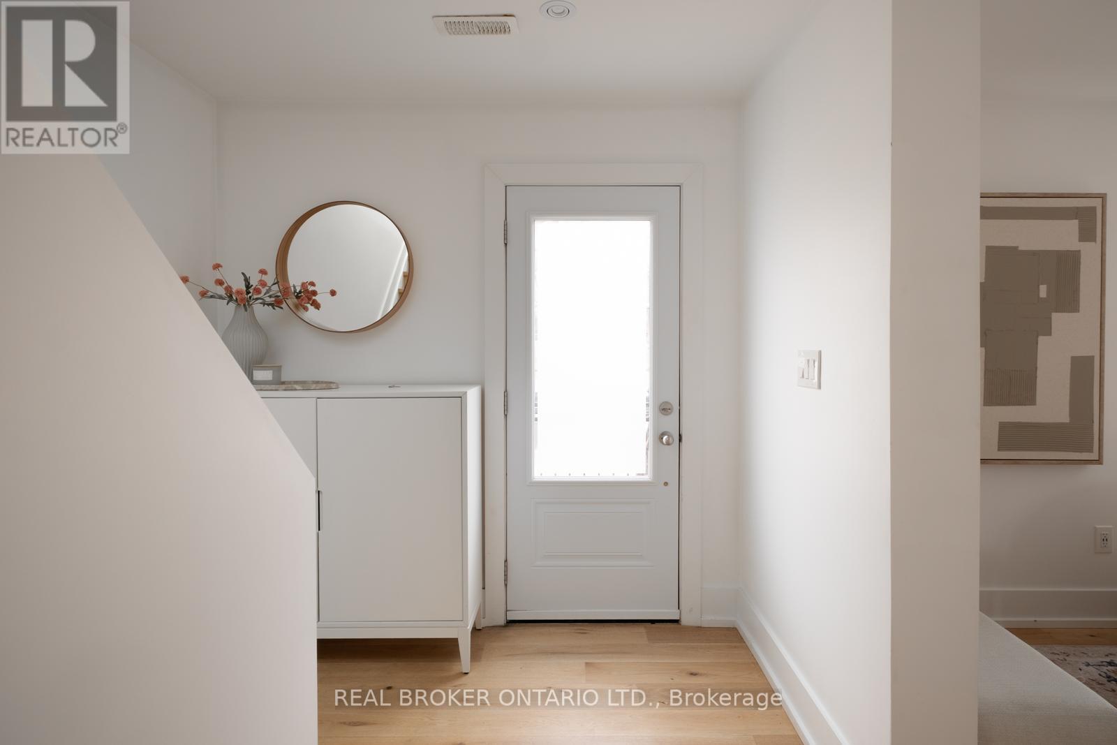 276 Gowan Avenue, Toronto, Ontario  M4J 2K6 - Photo 21 - E13788460
