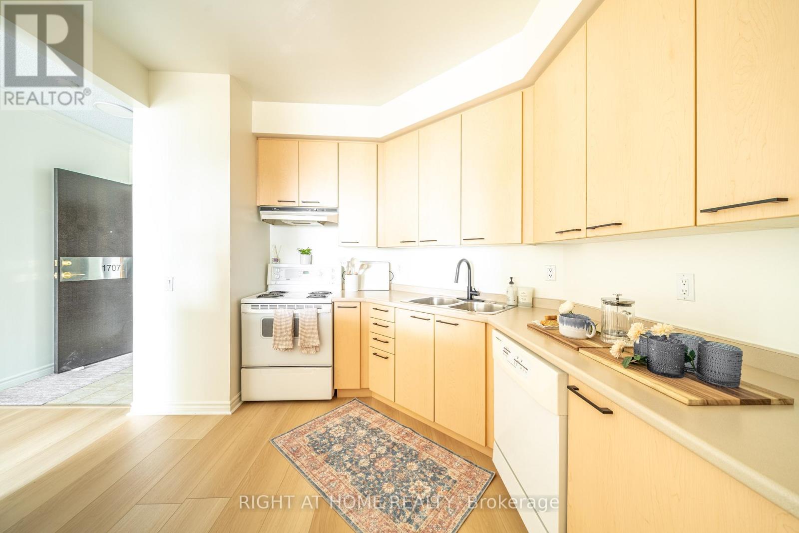 1707 - 1 Belvedere Court, Brampton, Ontario  L6V 4M6 - Photo 10 - W13788708