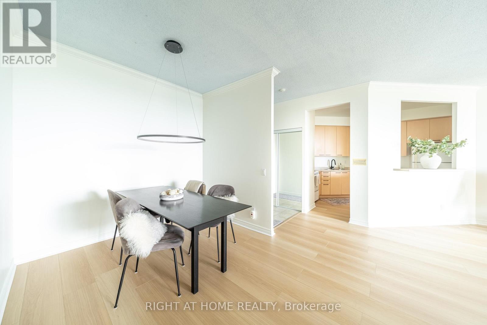 1707 - 1 Belvedere Court, Brampton, Ontario  L6V 4M6 - Photo 11 - W13788708