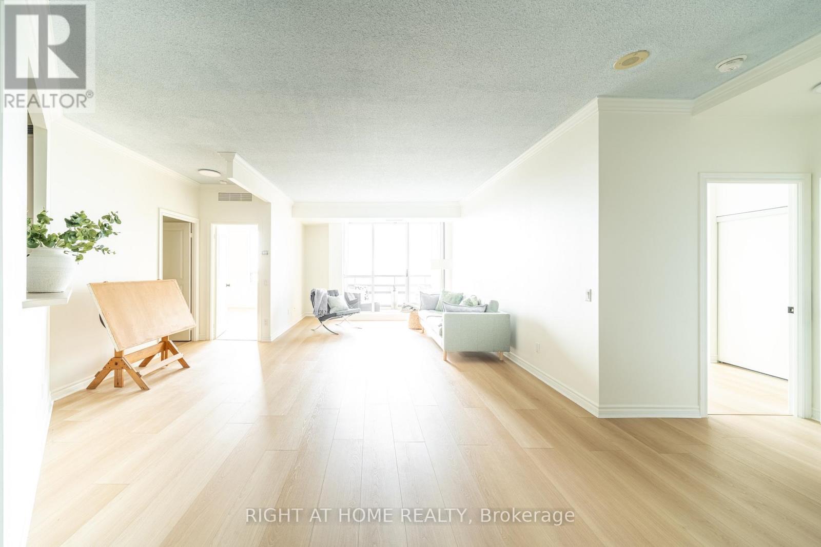 1707 - 1 Belvedere Court, Brampton, Ontario  L6V 4M6 - Photo 3 - W13788708
