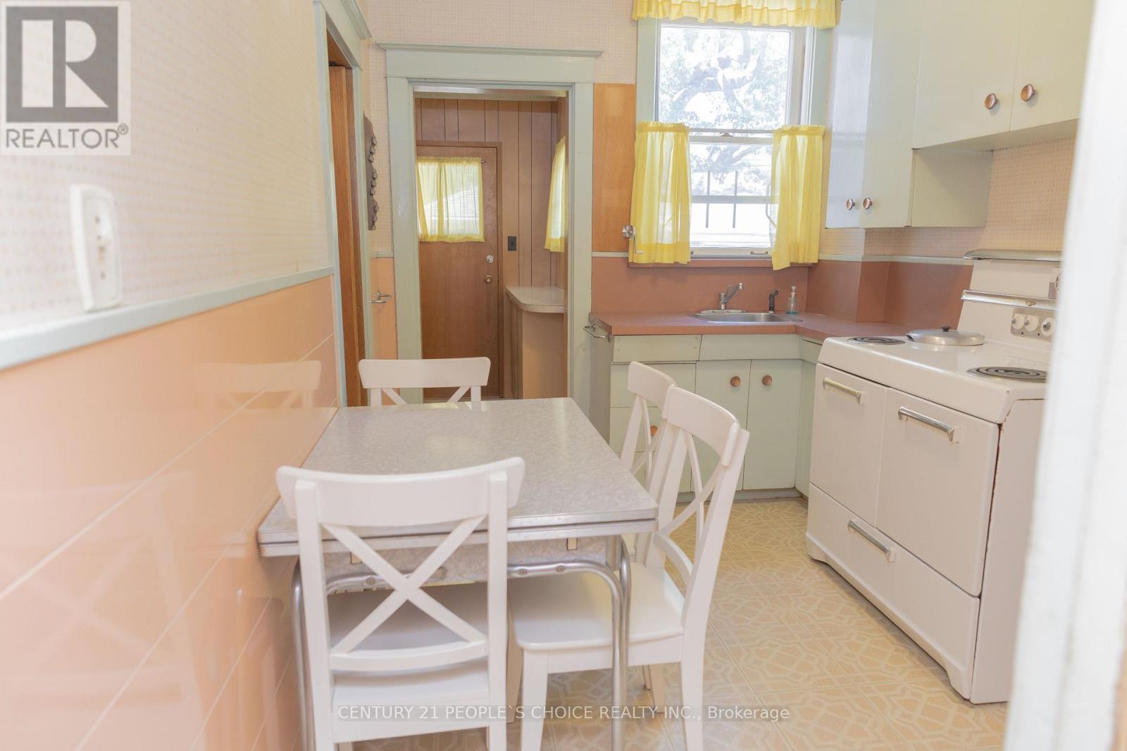 312 Runnymede Road, Toronto, Ontario  M6S 2Y6 - Photo 17 - W13788742