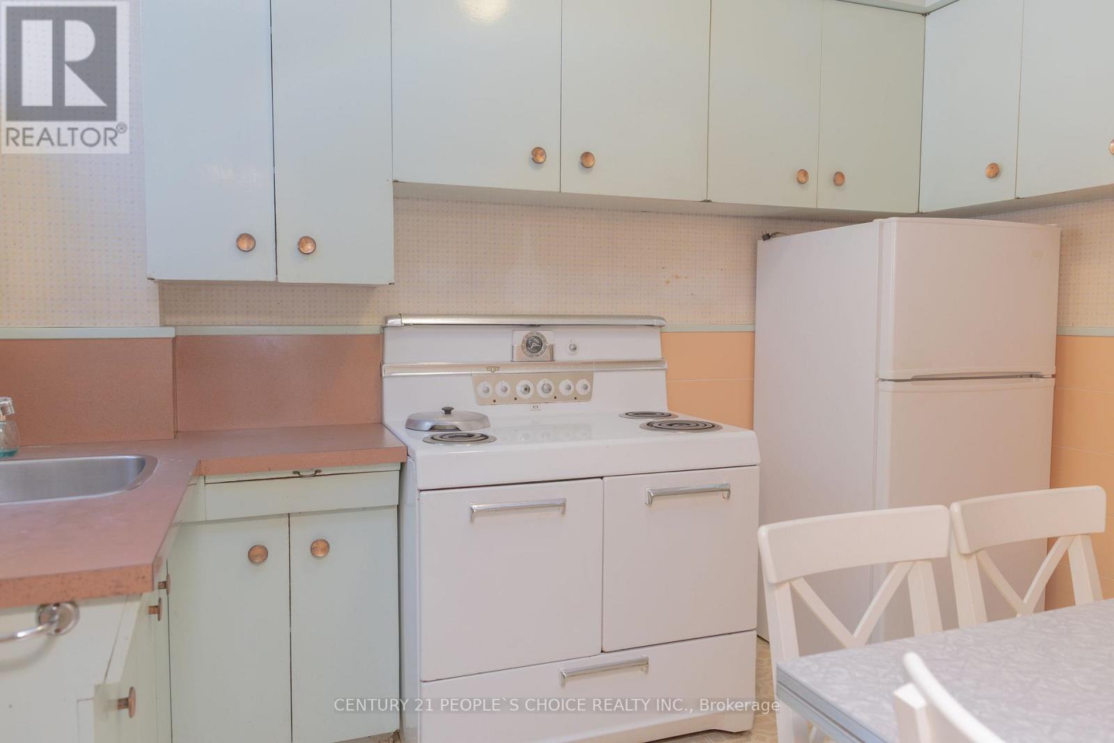 312 Runnymede Road, Toronto, Ontario  M6S 2Y6 - Photo 20 - W13788742