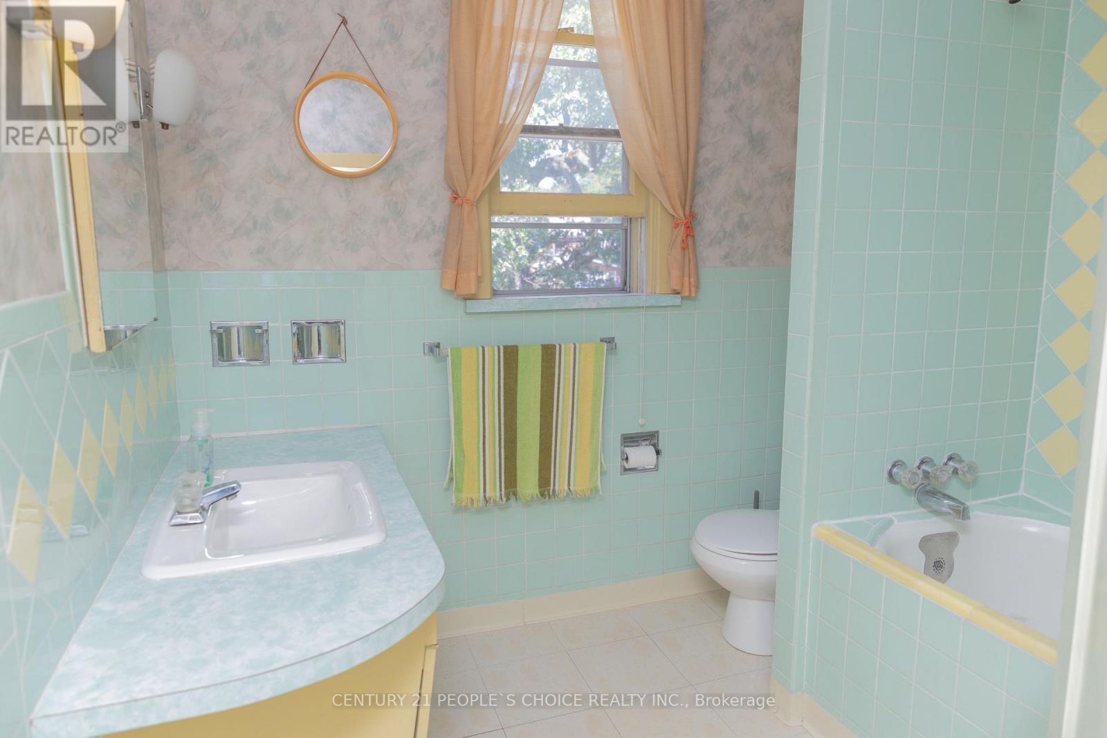 312 Runnymede Road, Toronto, Ontario  M6S 2Y6 - Photo 22 - W13788742