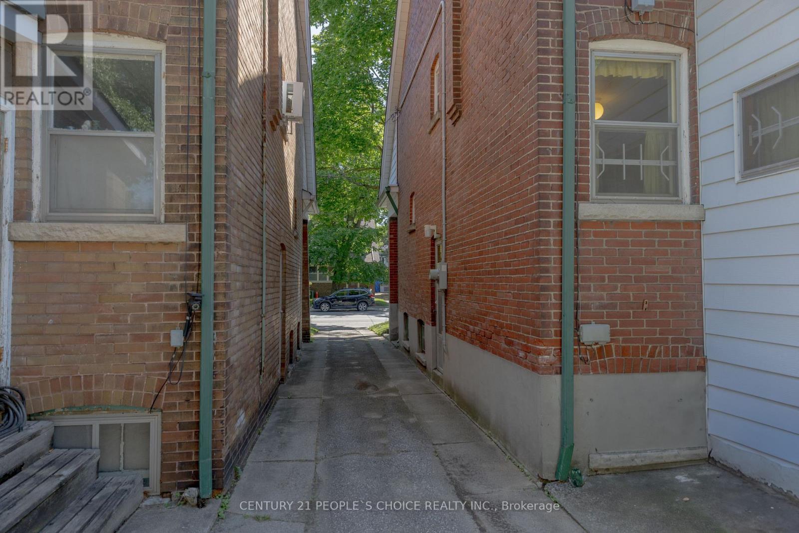 312 Runnymede Road, Toronto, Ontario  M6S 2Y6 - Photo 38 - W13788742