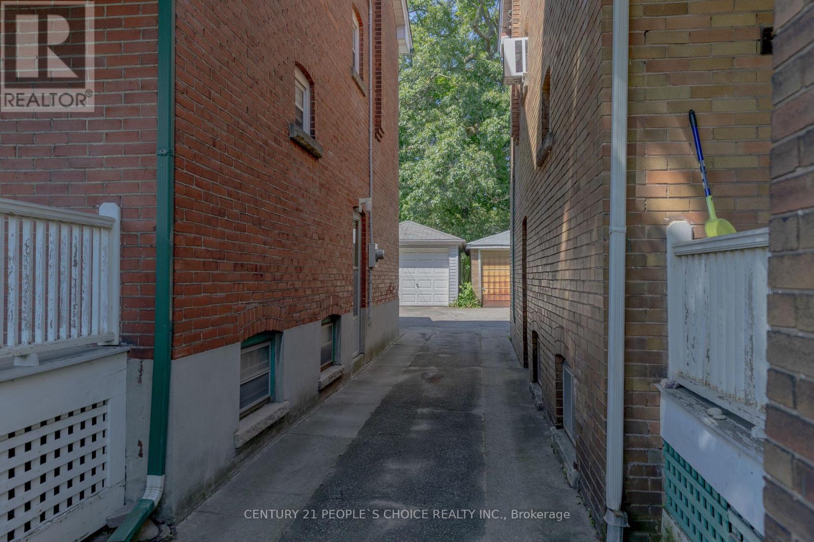 312 Runnymede Road, Toronto, Ontario  M6S 2Y6 - Photo 5 - W13788742