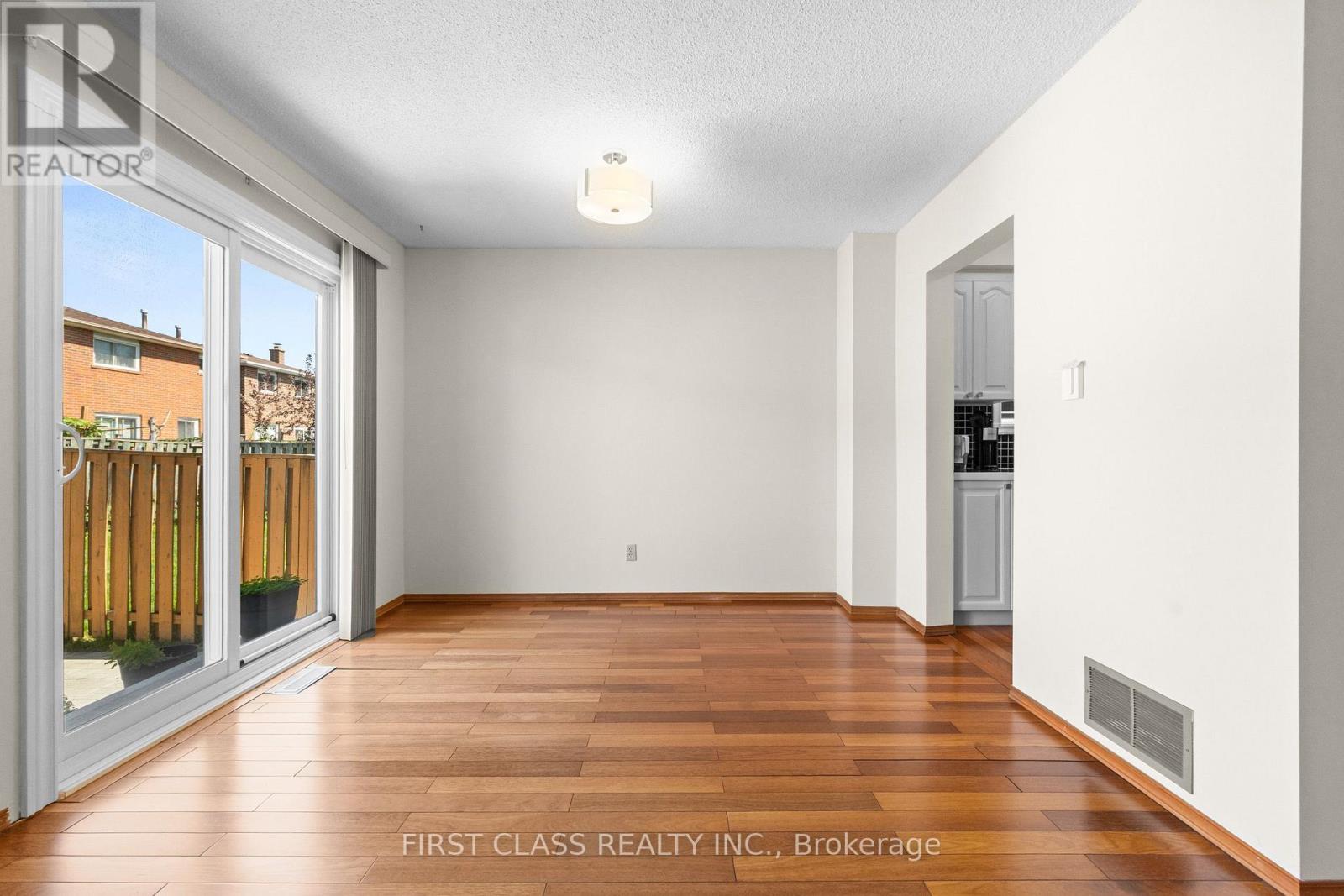 4213 Beacon Lane, Mississauga (Creditview), Ontario  L5C 3V8 - Photo 11 - W13788764