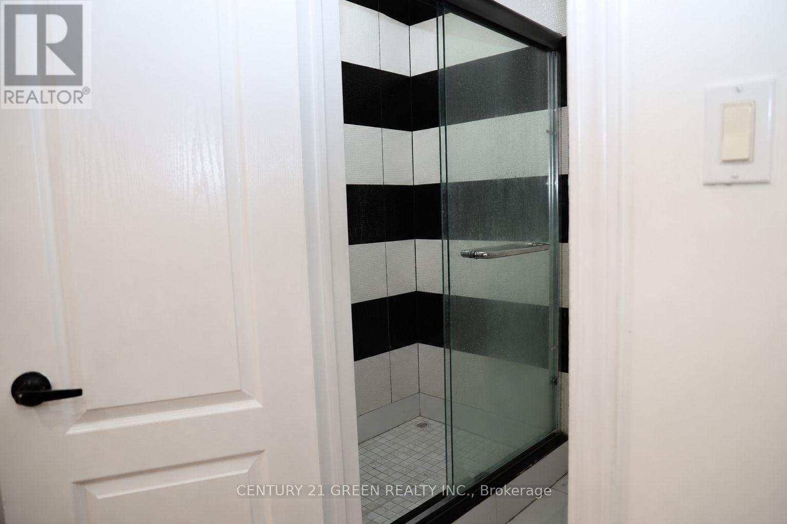 6038 Silken Laumann Way, Mississauga, Ontario  L5V 3A3 - Photo 14 - W13788766