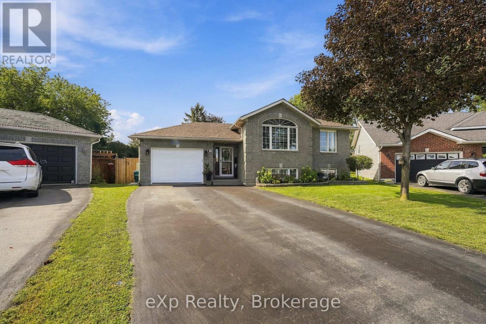 10 Christopher Court, Belleville, Ontario  K8N 5Z3 - Photo 2 - X13788814