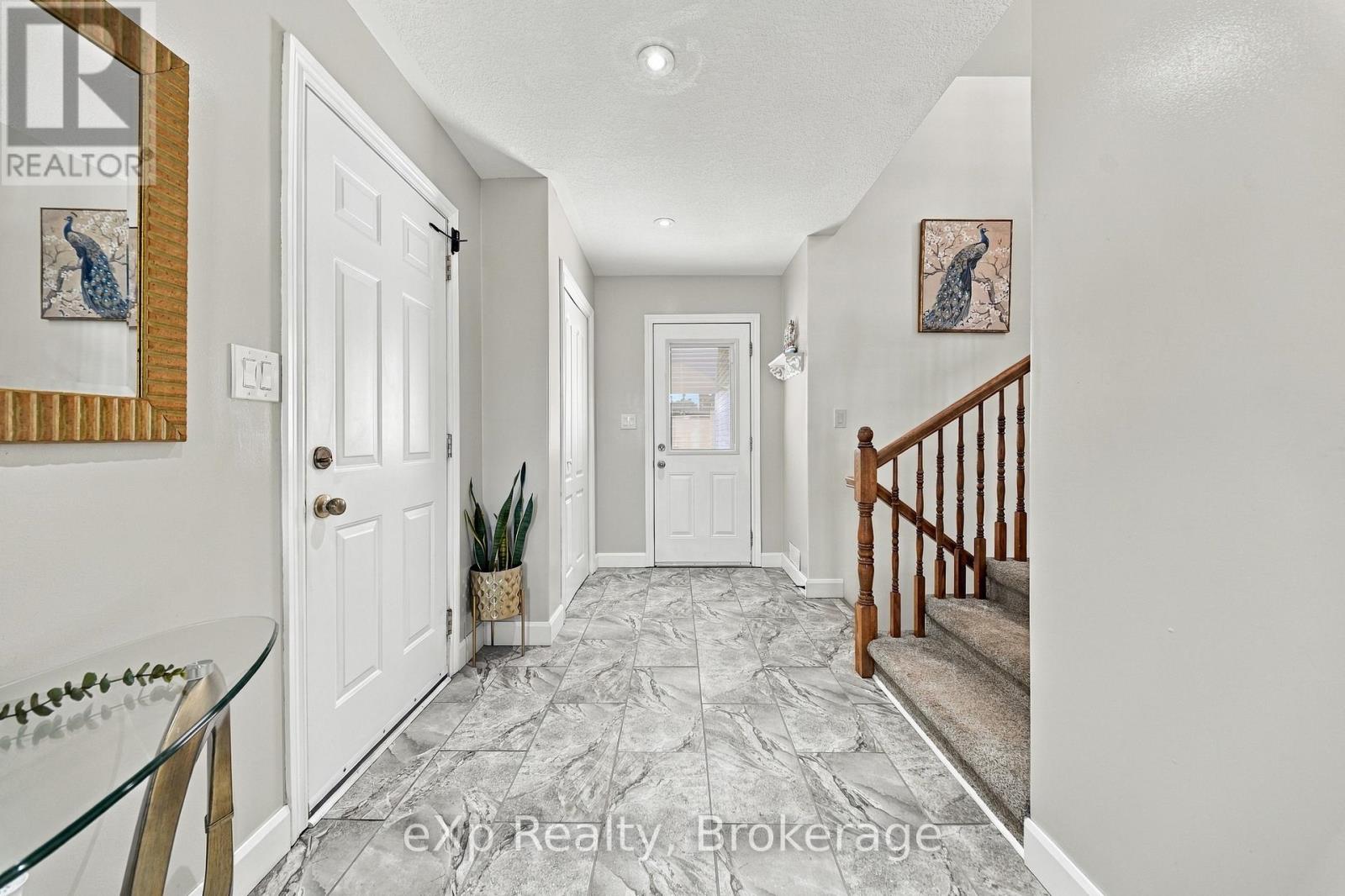 10 Christopher Court, Belleville, Ontario  K8N 5Z3 - Photo 4 - X13788814