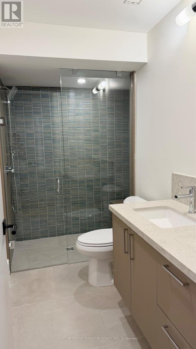 #3 - 43 Elmwood Avenue N, Mississauga, Ontario  L5G 3K1 - Photo 10 - W13788818