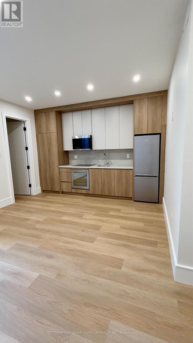#3 - 43 Elmwood Avenue N, Mississauga, Ontario  L5G 3K1 - Photo 8 - W13788818