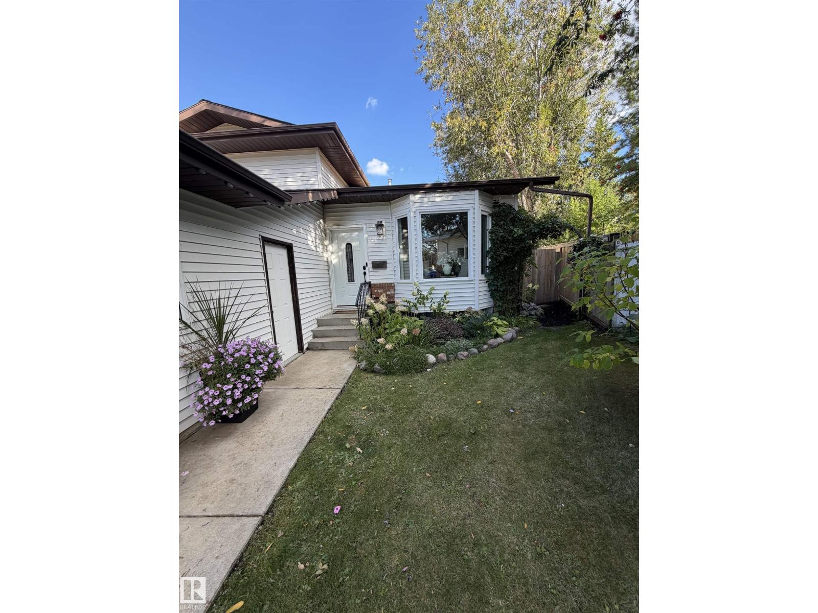 5 Chelsea Mr, Sherwood Park, Alberta  T8H 1E2 - Photo 4 - E4508853