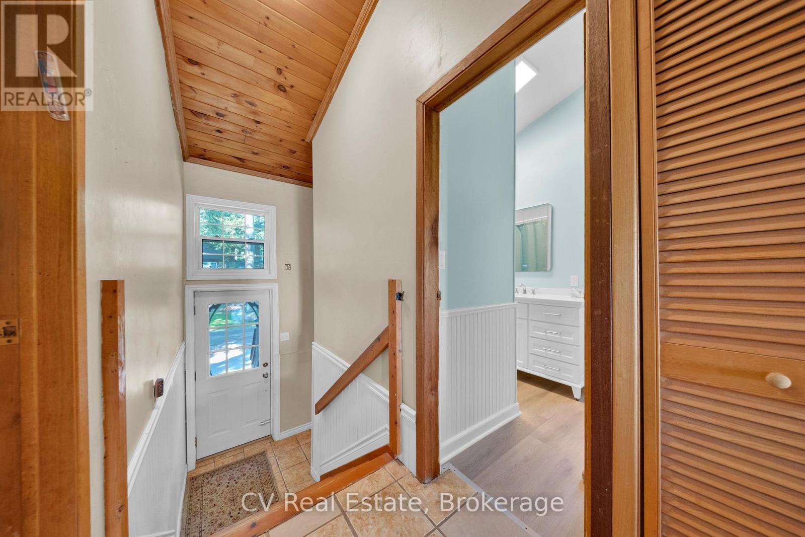 64 Wahnekewening Drive, Tiny, Ontario  L0L 2J0 - Photo 17 - S13788876