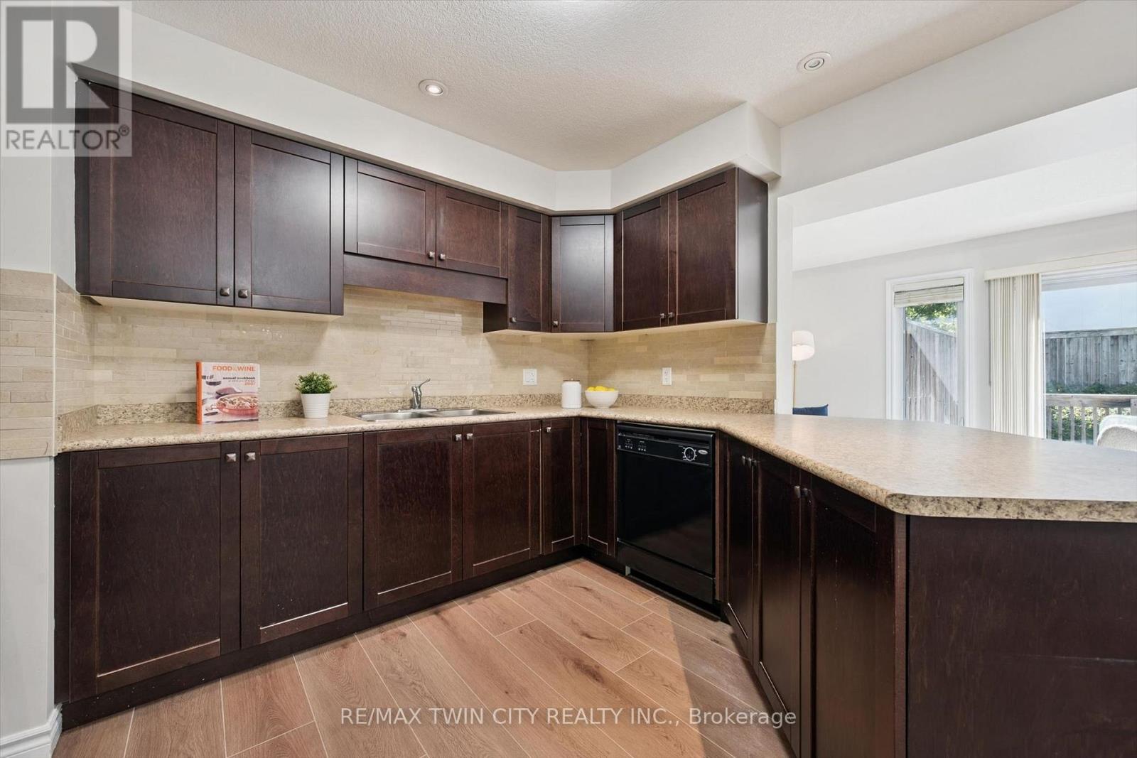 24 - 555 Chablis Drive, Waterloo, Ontario  N2T 2Y1 - Photo 11 - X13788918