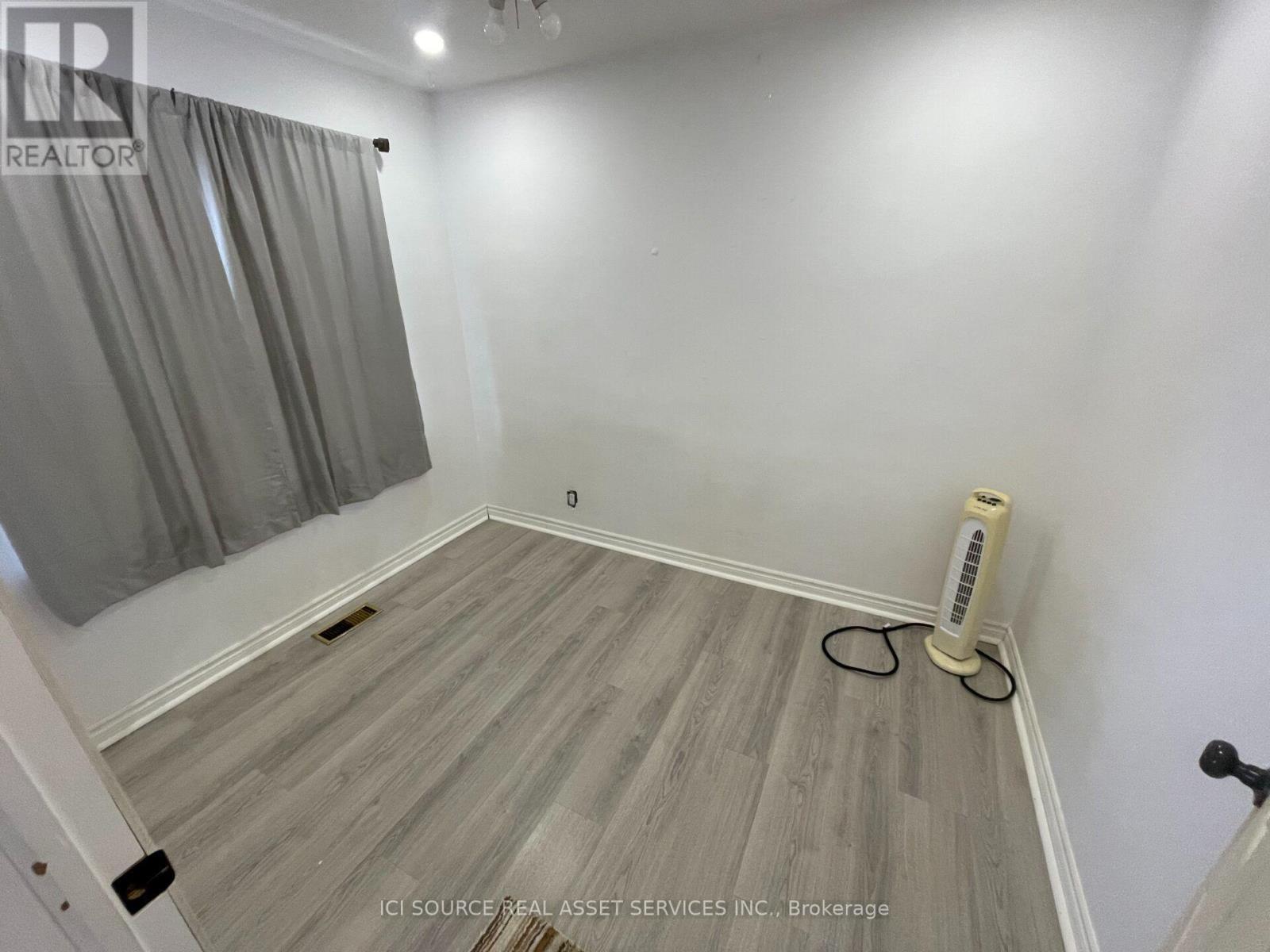547 Montrave Avenue, Oshawa, Ontario  L1J 4S8 - Photo 4 - E12913014