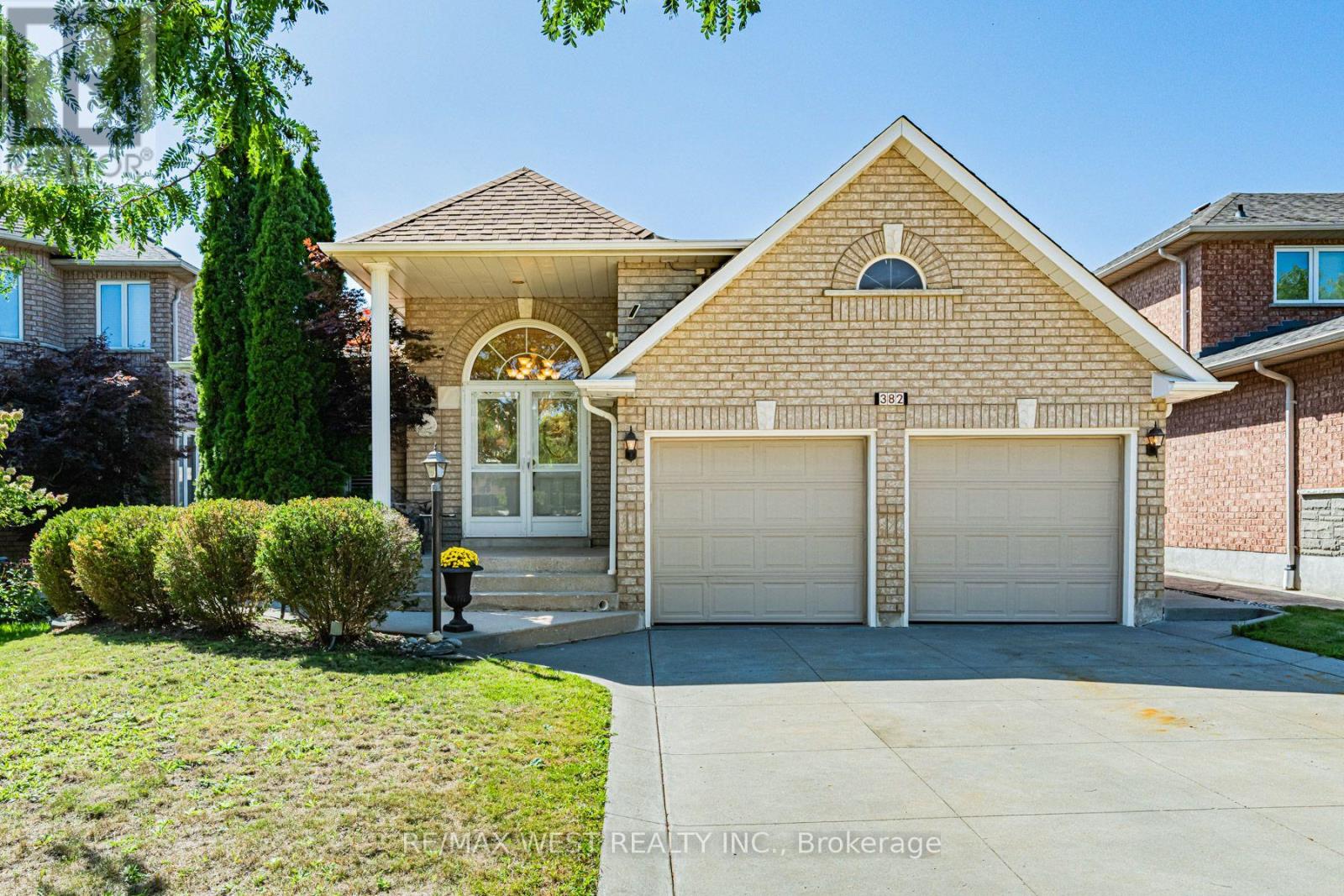 382 MELVILLE AVENUE, Vaughan, Ontario