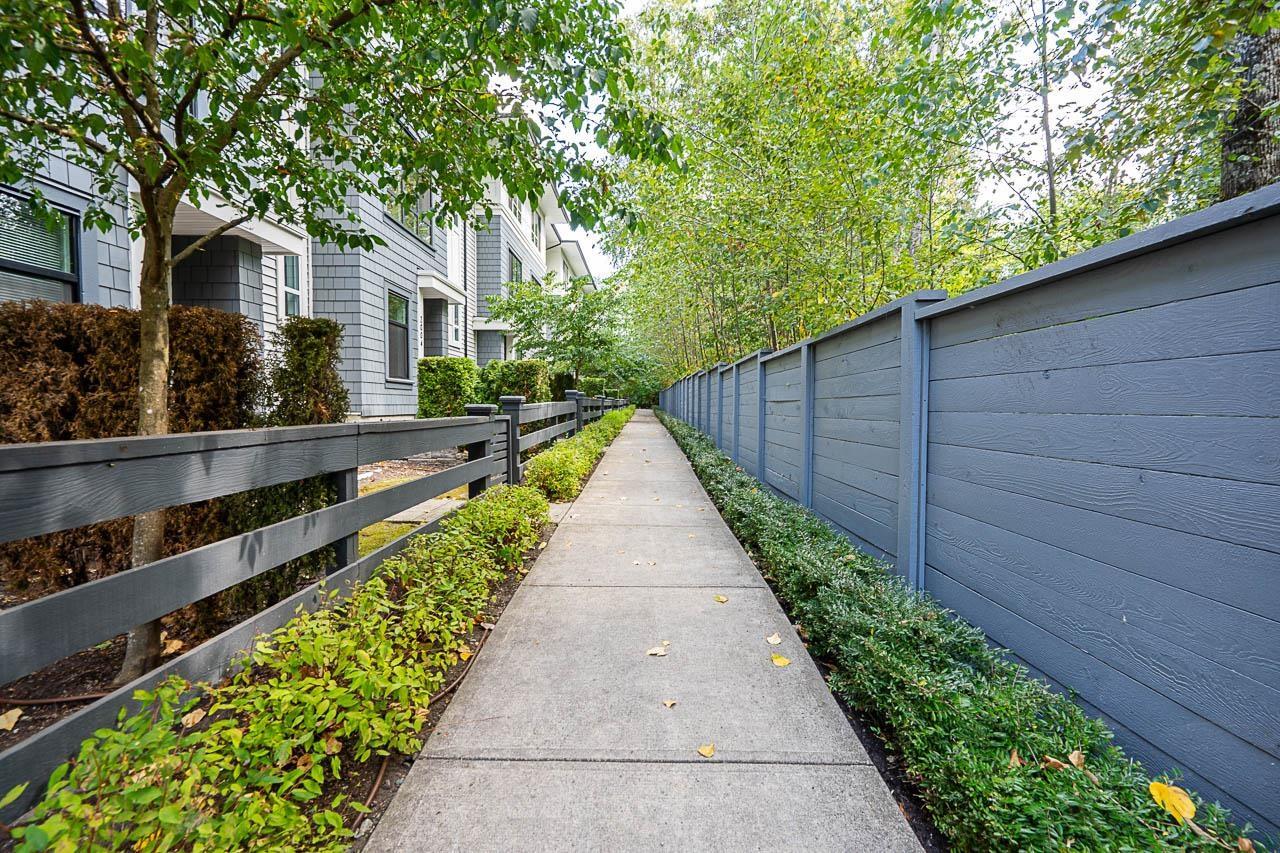 2004 18505 Laurensen Place, Surrey, British Columbia  V4N 6R7 - Photo 4 - R3166031