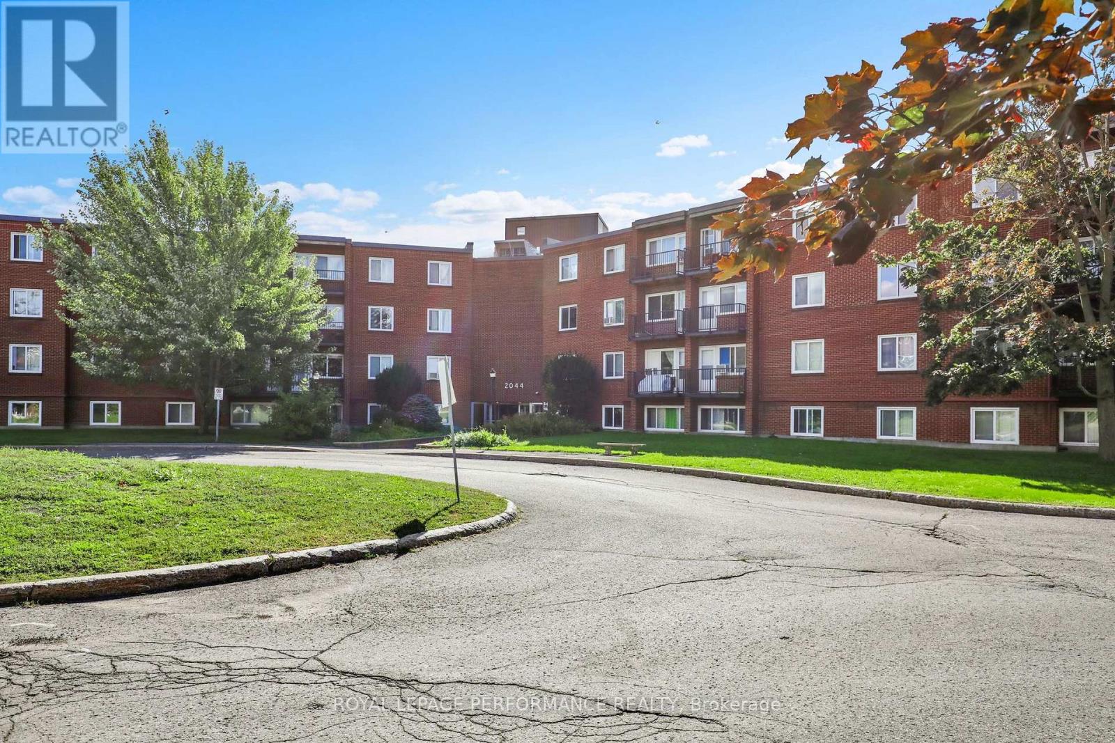 208C - 2044 ARROWSMITH DRIVE, Ottawa, Ontario