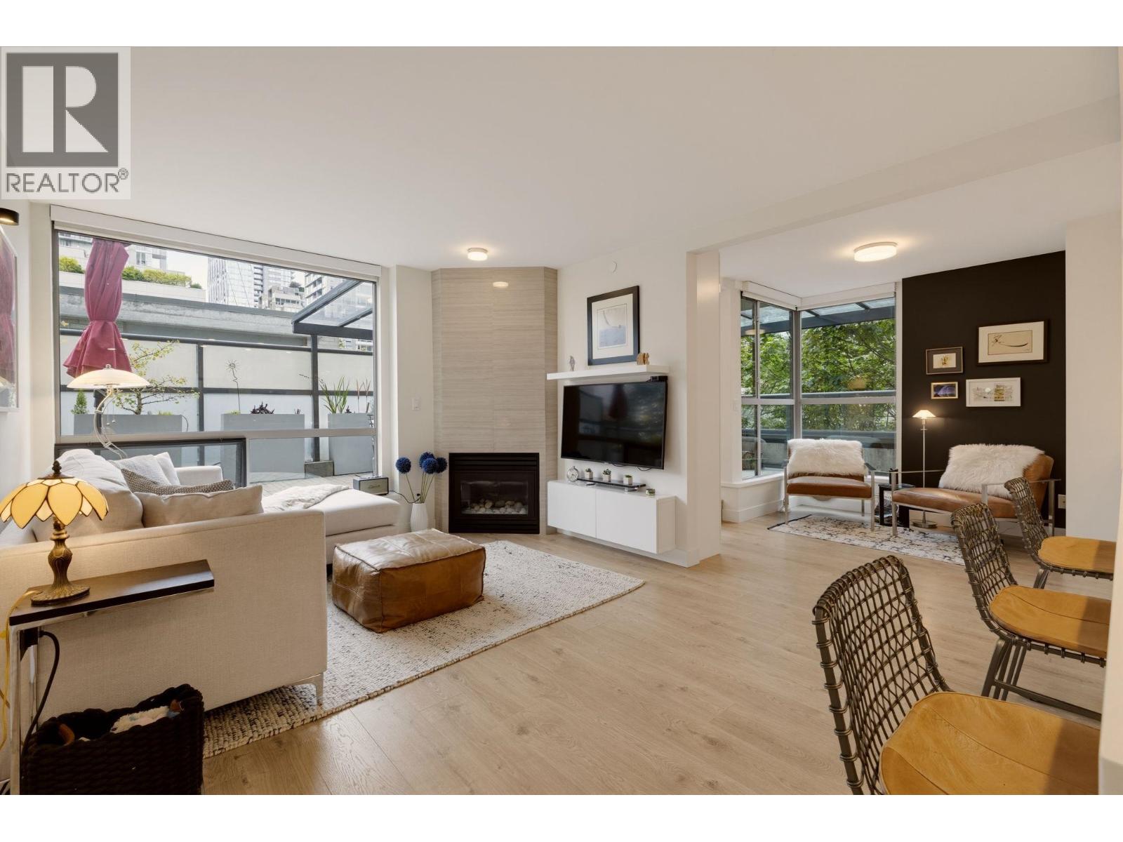 406 928 Richards Street, Vancouver, British Columbia  V6B 6P6 - Photo 2 - R3166012