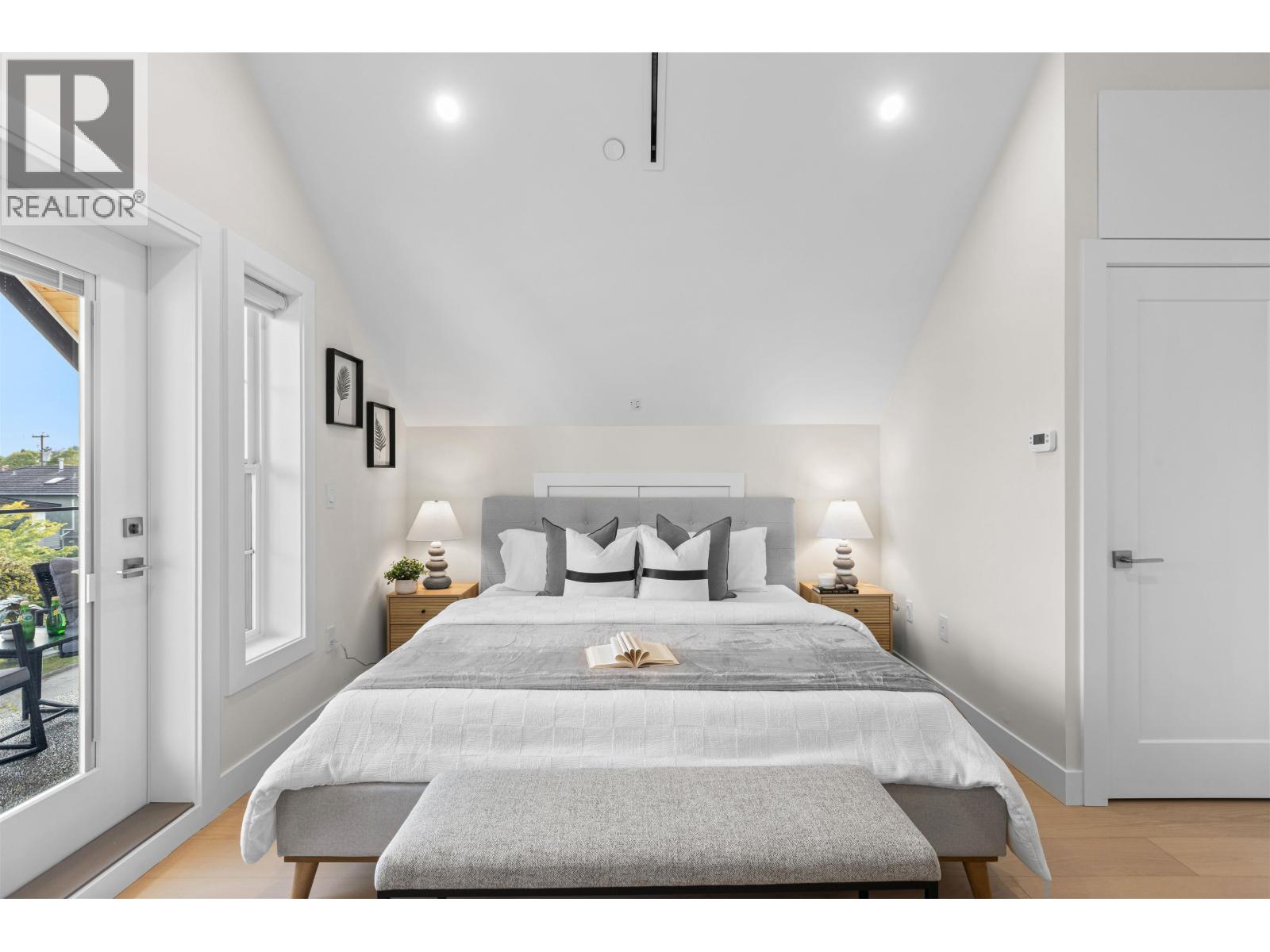 2 2211 Mannering Avenue, Vancouver, British Columbia  V5N 3C5 - Photo 15 - R3166034