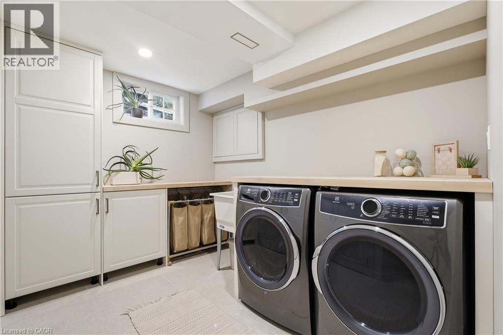 15 Linton Place, Kitchener, Ontario  N2B 2K1 - Photo 36 - 40862024